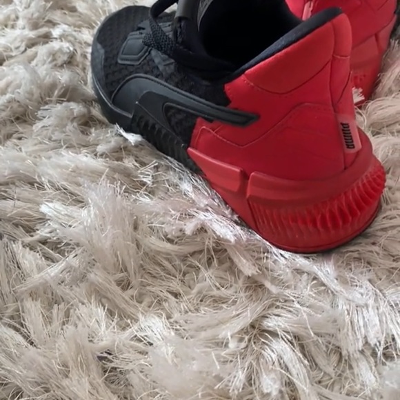 Puma sneaker Womens Black & red Athletic Cross Training Shoes - Picture 3 of 13